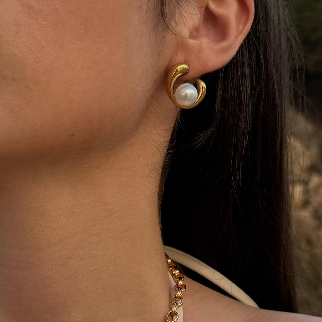 18K GOLD PEARL DETAIL EARRINGS