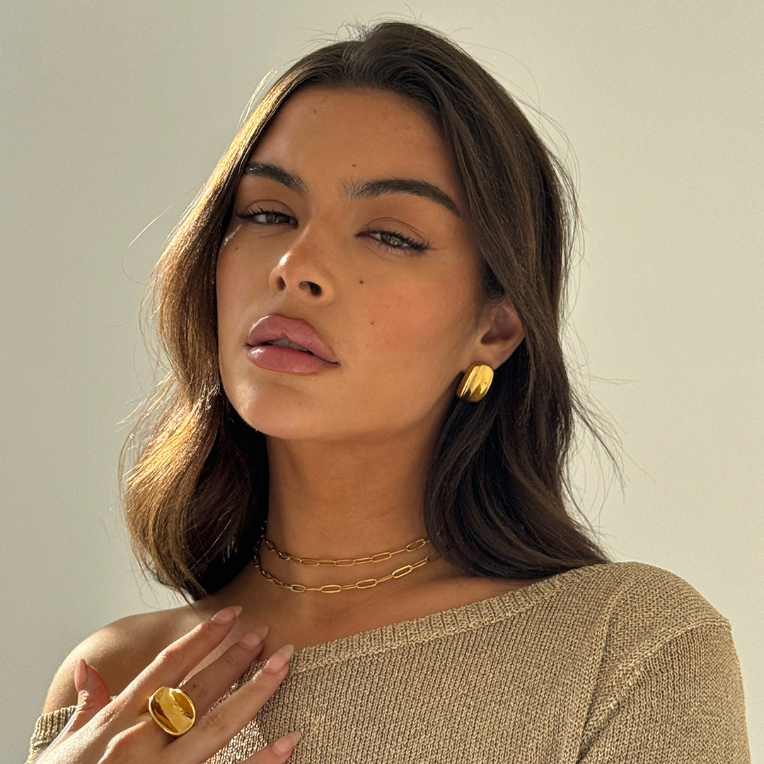 RECTANGULAR STUD EARRINGS GOLD