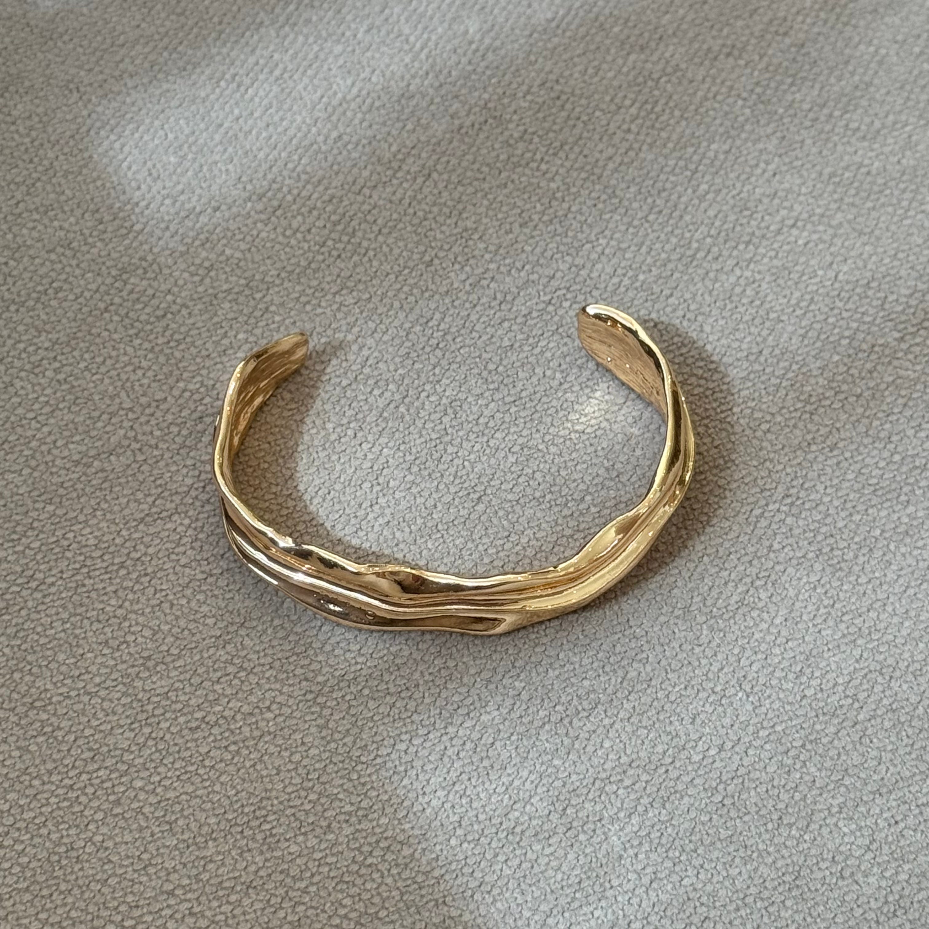 GOLD TEXTURED OPEN BRACELET