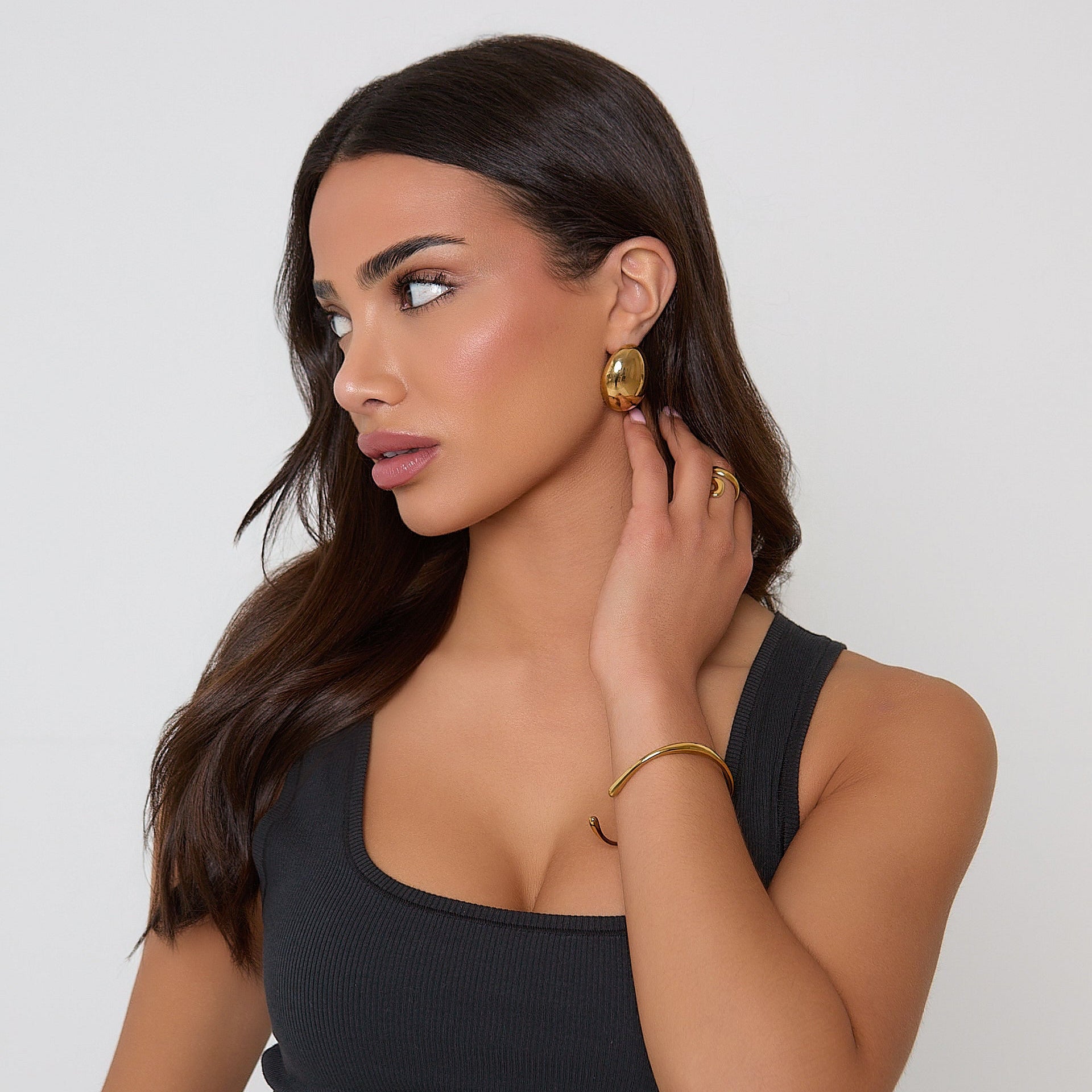 18K GOLD CURVED BRACELET