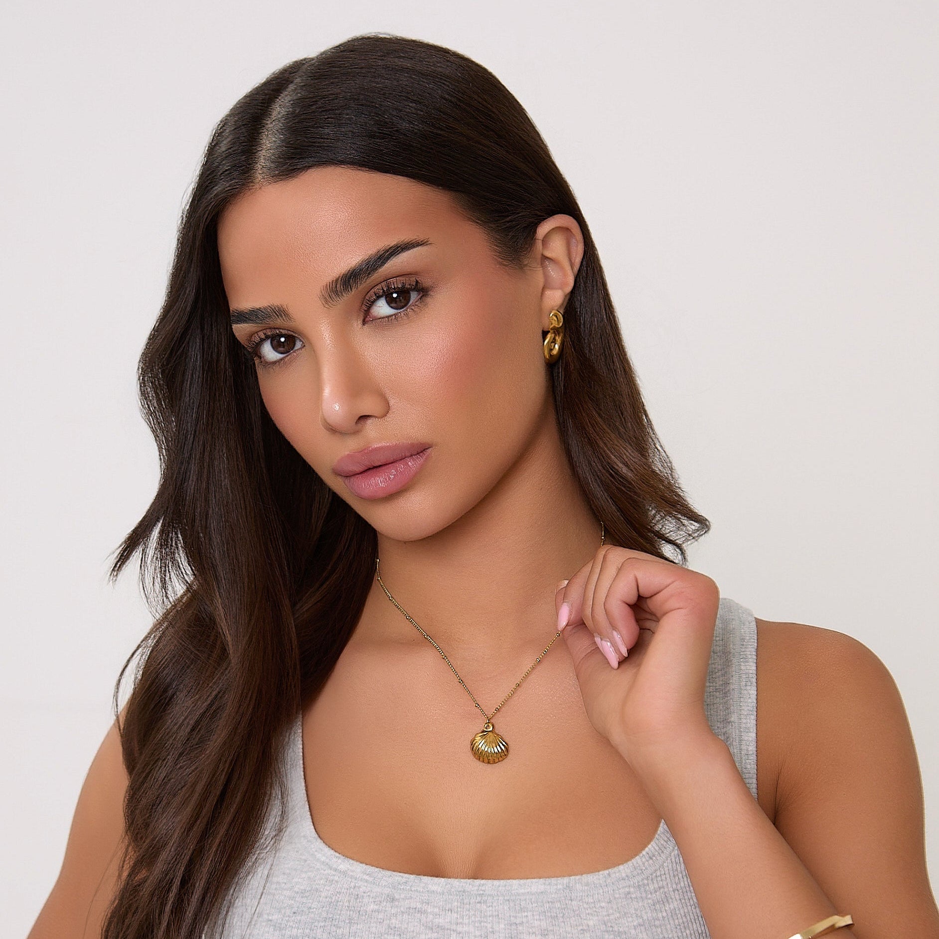 18K GOLD SHELL NECKLACE