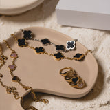 onyx clover motif